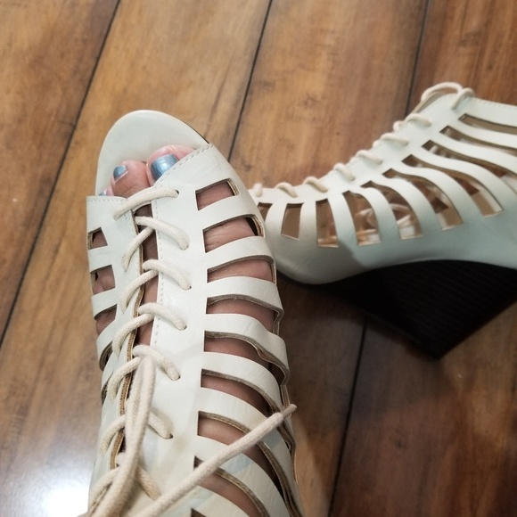 Maurices Women's Cut Out CREAM Wedges - 7.5 - Picture 1 of 5